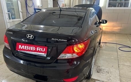 Hyundai Solaris II рестайлинг, 2013 год, 750 000 рублей, 5 фотография