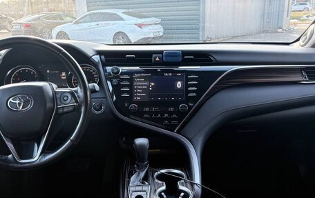 Toyota Camry, 2018 год, 2 840 000 рублей, 9 фотография