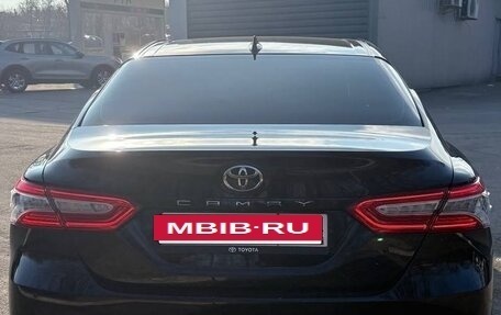 Toyota Camry, 2018 год, 2 840 000 рублей, 3 фотография