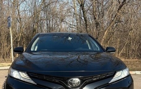 Toyota Camry, 2018 год, 2 840 000 рублей, 2 фотография