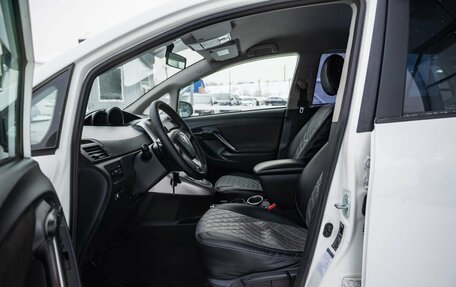 Toyota Verso I, 2013 год, 1 300 000 рублей, 11 фотография