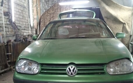 Volkswagen Golf IV, 2000 год, 160 000 рублей, 1 фотография