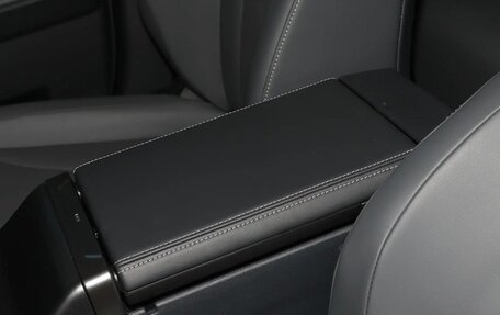 Toyota RAV4, 2025 год, 4 440 000 рублей, 15 фотография