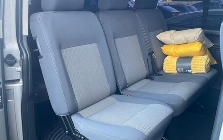 Volkswagen Caravelle T5, 2013 год, 1 500 000 рублей, 3 фотография