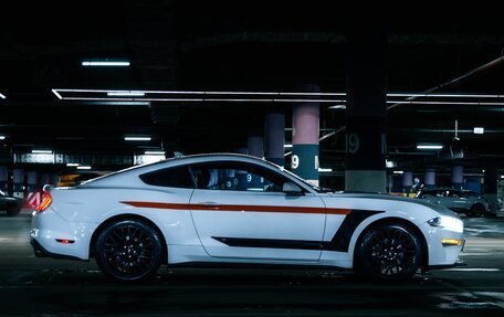 Ford Mustang VI рестайлинг, 2020 год, 4 200 000 рублей, 7 фотография