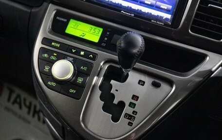 Toyota Wish II, 2007 год, 975 000 рублей, 12 фотография