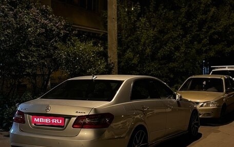 Mercedes-Benz E-Класс, 2011 год, 1 749 000 рублей, 10 фотография