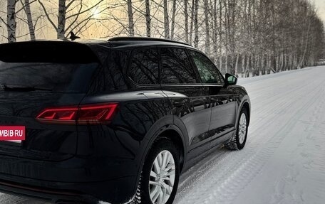 Volkswagen Touareg III, 2018 год, 6 800 000 рублей, 5 фотография