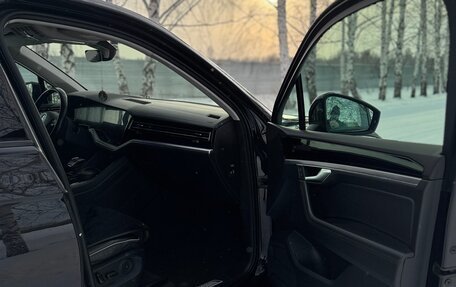 Volkswagen Touareg III, 2018 год, 6 800 000 рублей, 8 фотография