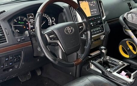 Toyota Land Cruiser 200, 2017 год, 5 750 000 рублей, 12 фотография