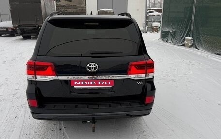 Toyota Land Cruiser 200, 2017 год, 5 750 000 рублей, 8 фотография