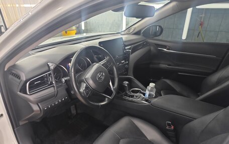 Toyota Camry, 2021 год, 4 000 000 рублей, 7 фотография