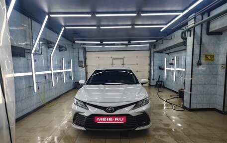 Toyota Camry, 2021 год, 4 000 000 рублей, 2 фотография