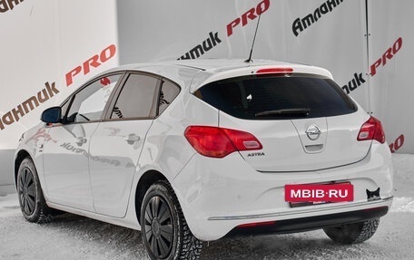 Opel Astra J, 2014 год, 900 000 рублей, 6 фотография