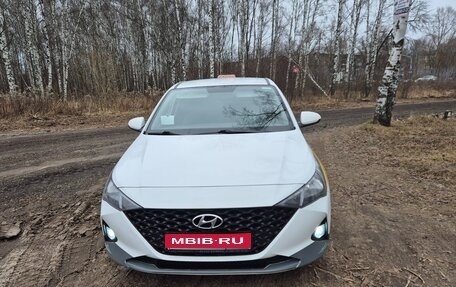 Hyundai Solaris II рестайлинг, 2021 год, 1 290 000 рублей, 1 фотография