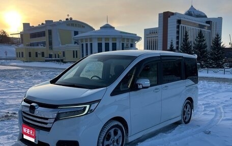 Honda Stepwgn IV, 2021 год, 3 025 000 рублей, 1 фотография