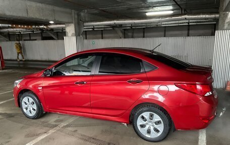 Hyundai Solaris II рестайлинг, 2015 год, 980 000 рублей, 1 фотография