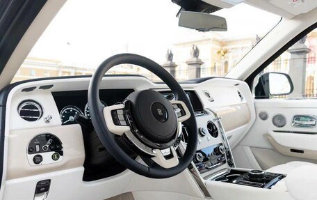 Rolls-Royce Cullinan, 2021 год, 34 900 000 рублей, 3 фотография