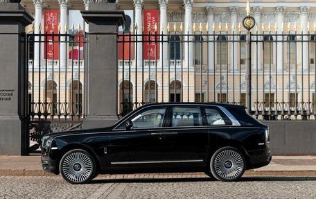 Rolls-Royce Cullinan, 2021 год, 34 900 000 рублей, 2 фотография