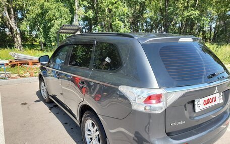 Mitsubishi Outlander III рестайлинг 3, 2013 год, 1 350 000 рублей, 4 фотография