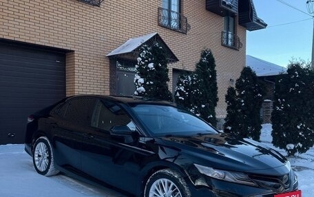 Toyota Camry, 2018 год, 2 850 000 рублей, 3 фотография