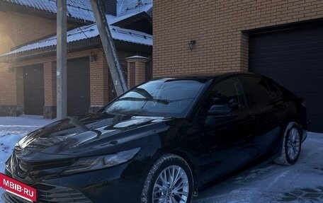 Toyota Camry, 2018 год, 2 850 000 рублей, 2 фотография