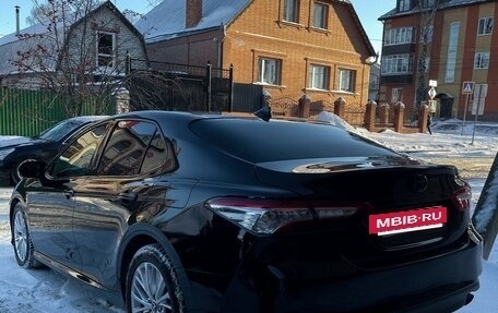 Toyota Camry, 2018 год, 2 850 000 рублей, 4 фотография