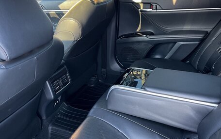 Toyota Camry, 2018 год, 2 850 000 рублей, 11 фотография