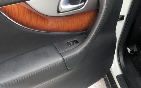 Infiniti QX70, 2014 год, 2 700 000 рублей, 5 фотография