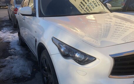 Infiniti QX70, 2014 год, 2 700 000 рублей, 15 фотография