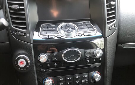 Infiniti QX70, 2014 год, 2 700 000 рублей, 9 фотография