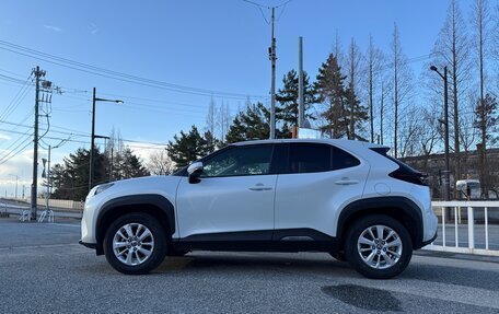 Toyota Yaris Cross, 2022 год, 1 830 000 рублей, 6 фотография