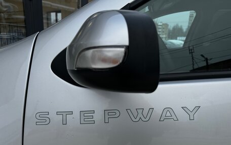 Renault Logan II, 2020 год, 1 099 000 рублей, 33 фотография