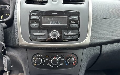 Renault Logan II, 2019 год, 750 000 рублей, 15 фотография