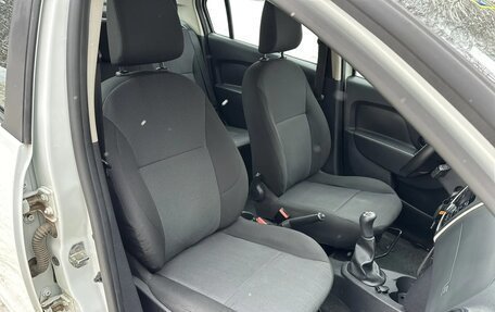 Renault Logan II, 2019 год, 750 000 рублей, 21 фотография