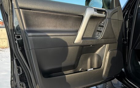 Toyota Land Cruiser Prado 150 рестайлинг 2, 2018 год, 5 800 000 рублей, 6 фотография