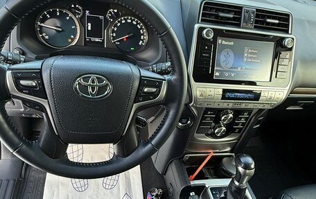 Toyota Land Cruiser Prado 150 рестайлинг 2, 2018 год, 5 800 000 рублей, 16 фотография