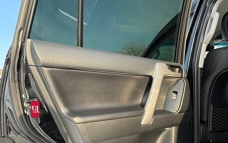 Toyota Land Cruiser Prado 150 рестайлинг 2, 2018 год, 5 800 000 рублей, 8 фотография