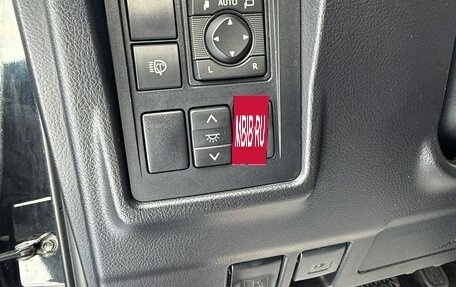 Toyota Land Cruiser Prado 150 рестайлинг 2, 2018 год, 5 800 000 рублей, 18 фотография