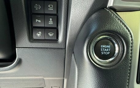 Toyota Land Cruiser Prado 150 рестайлинг 2, 2018 год, 5 800 000 рублей, 17 фотография