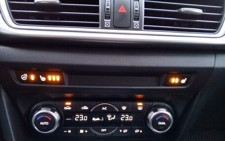 Mazda 3, 2017 год, 1 950 000 рублей, 12 фотография