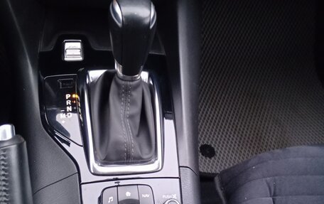 Mazda 3, 2017 год, 1 950 000 рублей, 13 фотография