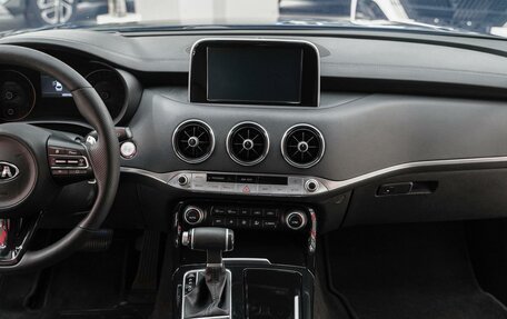 KIA Stinger I, 2018 год, 2 320 000 рублей, 15 фотография