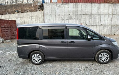 Honda Stepwgn IV, 2015 год, 2 300 000 рублей, 6 фотография