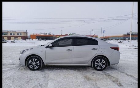 KIA Rio IV, 2019 год, 1 620 000 рублей, 4 фотография