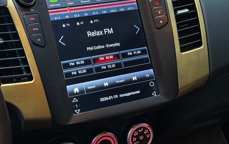 Mitsubishi Outlander III рестайлинг 3, 2008 год, 860 000 рублей, 9 фотография