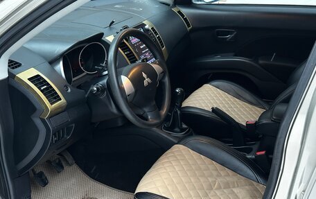 Mitsubishi Outlander III рестайлинг 3, 2008 год, 860 000 рублей, 10 фотография