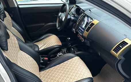 Mitsubishi Outlander III рестайлинг 3, 2008 год, 860 000 рублей, 14 фотография