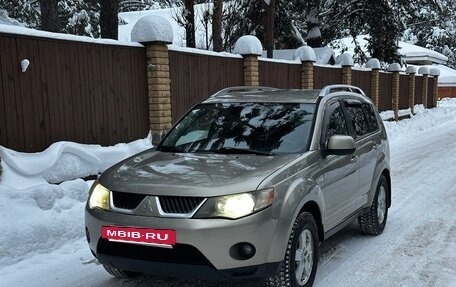 Mitsubishi Outlander III рестайлинг 3, 2008 год, 860 000 рублей, 2 фотография