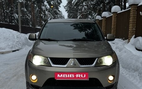 Mitsubishi Outlander III рестайлинг 3, 2008 год, 860 000 рублей, 7 фотография